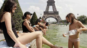 Европейцы страдают от аномально жаркой погоды