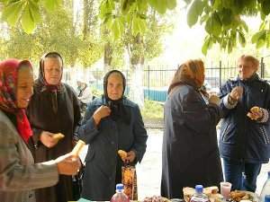 "Социальный погребок" жители Ульяновска пополнят обувью, одеждой и продуктами питания