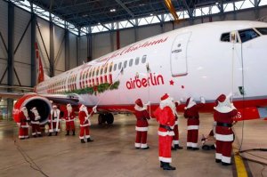 Вместо саней в этом году Дед Мороз воспользуется самолетом